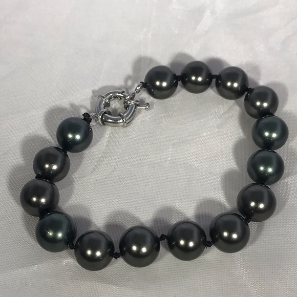 Tahitian 12MM Shell Pearl Bracelet - Picture 2 of 5